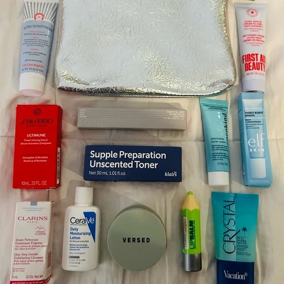 Makeup Kit & Bag NWT - Picture 1 of 2